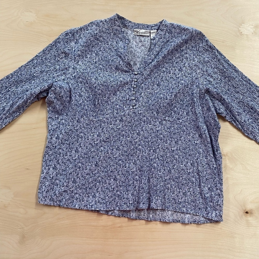 Dress Barn Woman Blouse size 18/20 (CX)